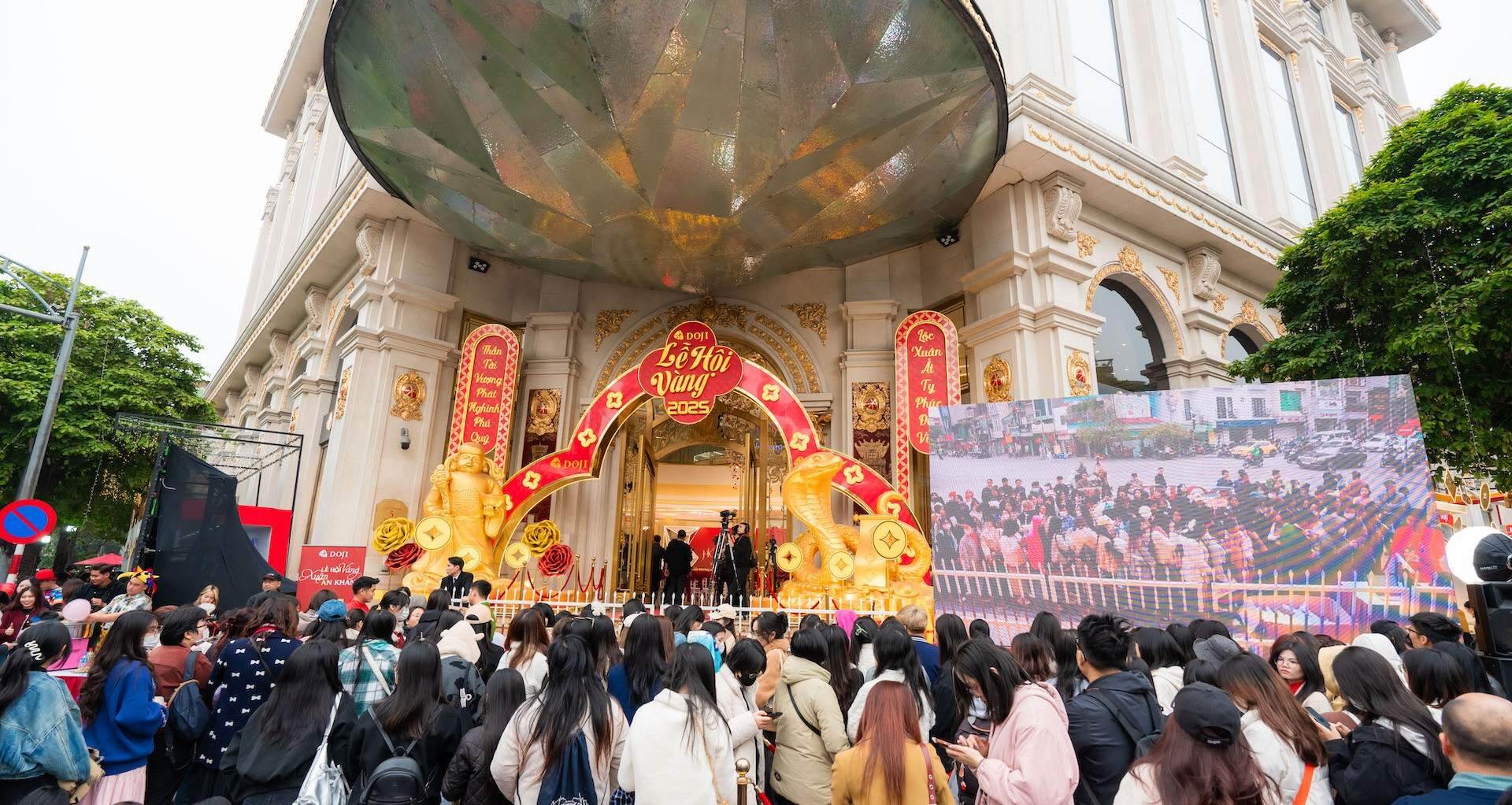 Lễ hội Vàng DOJI 2025 hút khách bằng mini concert đặc biệt