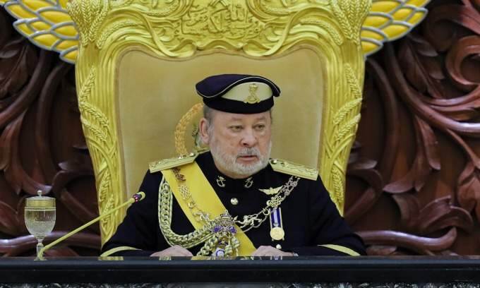 Malaysia’s billionaire king undergoes musculoskeletal pain treatment abroad Malaysia’s billionaire king undergoes musculoskeletal pain treatment abroad