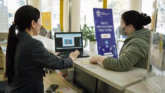 Người dân, doanh nghiệp có thể đến bưu cục để được tư vấn, hỗ trợ giải quyết thủ tục hành chính trực tuyến