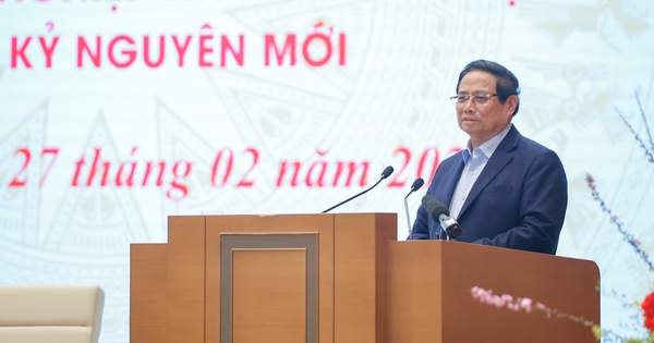 Thủ tướng nói vì sao muốn ngân hàng giảm lãi, “hy sinh một phần lợi ích” chia sẻ với người dân, doanh nghiệp?