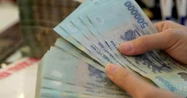 Đầu tháng 2, bất ngờ xuất hiện ngân hàng giảm lãi suất tiết kiệm