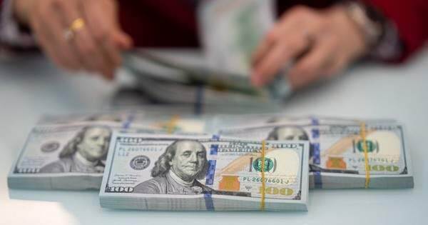 USD ngân hàng lao dốc, USD tự do lại tăng