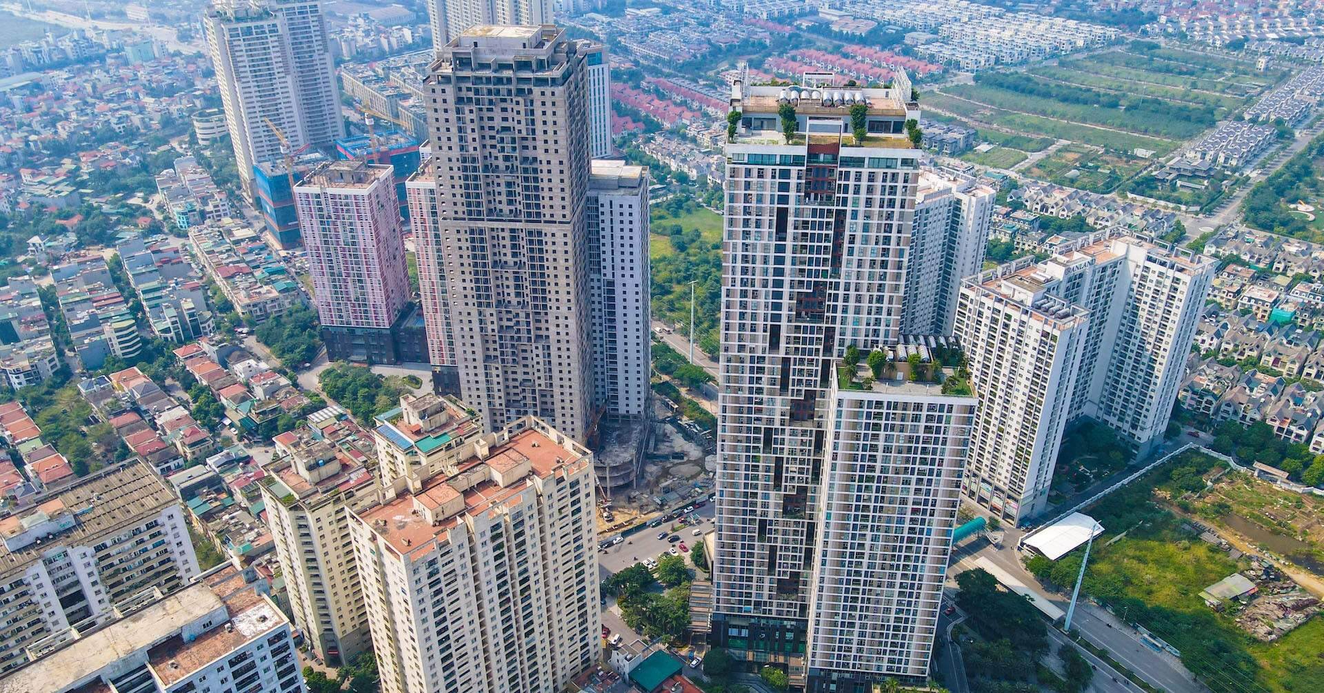 Bất động sản cắt cơn sốt giá; không lo ‘tay to’ mua gom đất nông nghiệp