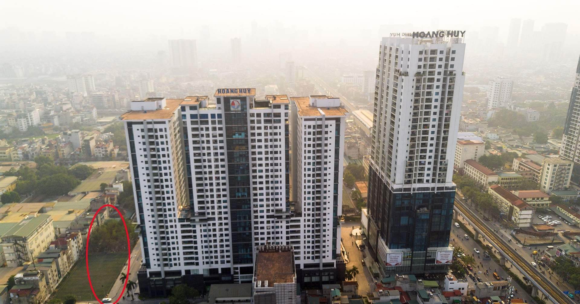 Đang chỉ để tập kết rác, làm sân bóng