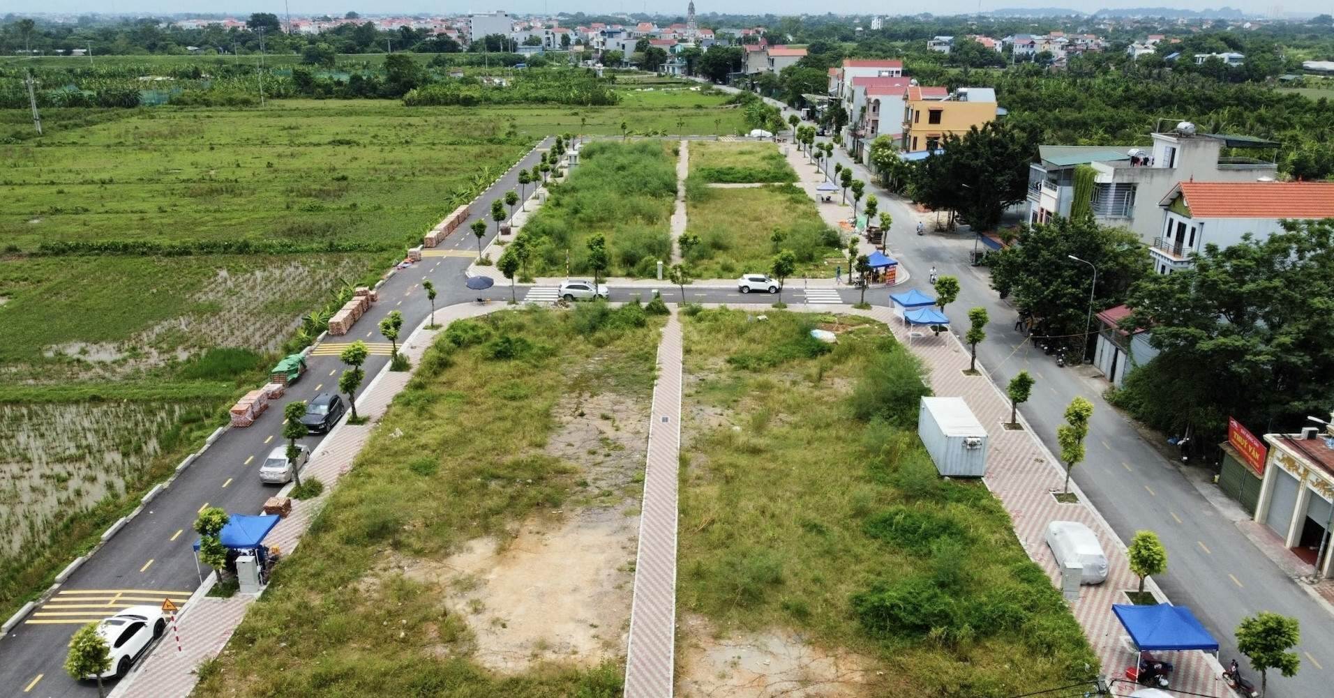 Huyện Thanh Oai đấu giá 54 thửa đất từng được trả 100 triệu đồng/m2 rồi bỏ cọc