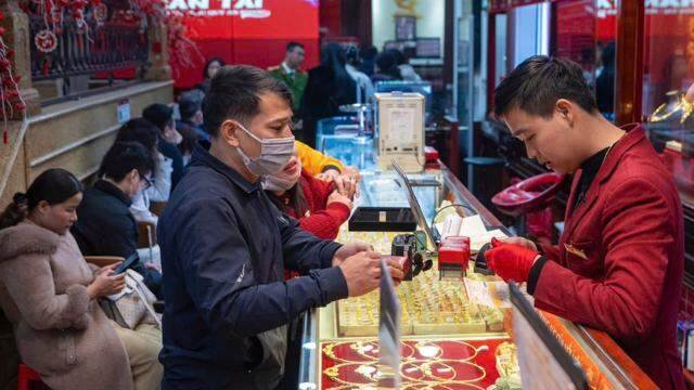 Giá vàng trong nước tiến tới vùng đỉnh 1 năm Giá vàng trong nước tiến tới vùng đỉnh 1 năm