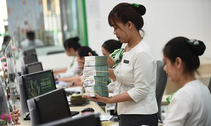 Banks trim payroll amid digital push