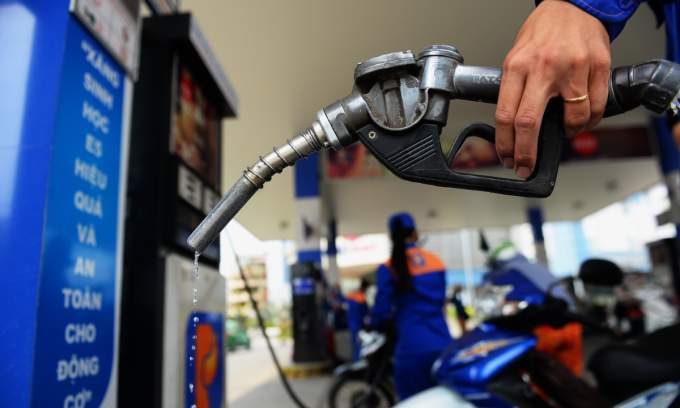 Gasoline prices rise 2 weeks in a row Gasoline prices rise 2 weeks in a row