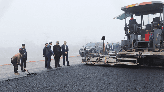 Hướng tới mục tiêu thông tuyến chính 5 dự án thành phần cao tốc Bắc – Nam đoạn qua các tỉnh miền Trung Hướng tới mục tiêu thông tuyến chính 5 dự án thành phần cao tốc Bắc – Nam đoạn qua các tỉnh miền Trung