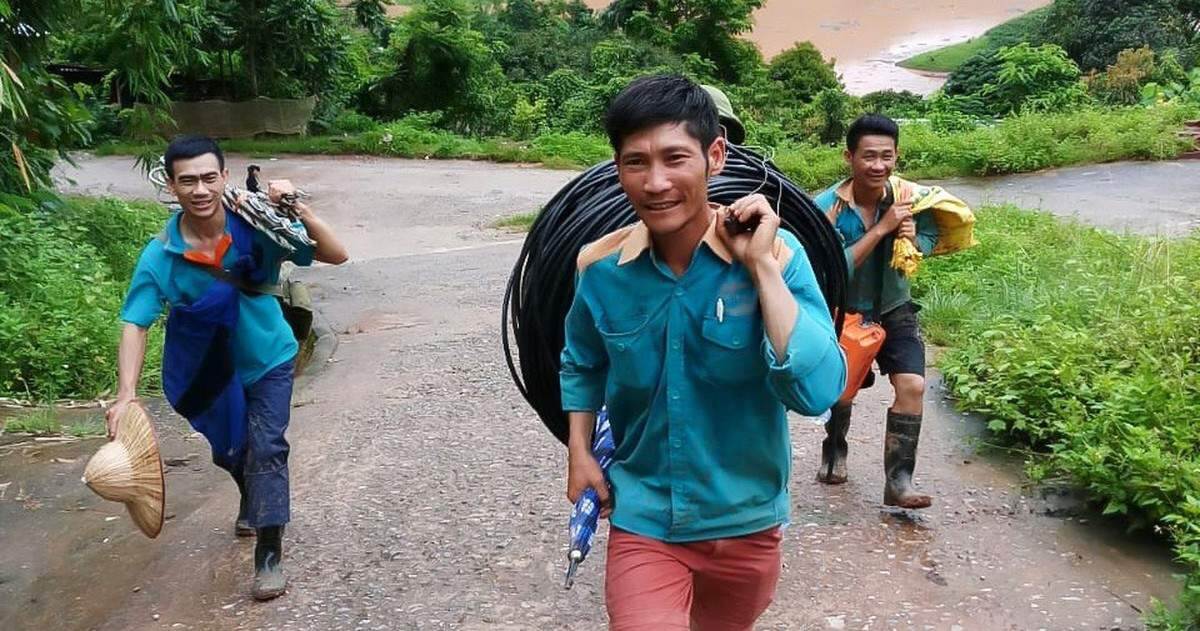 Nhà mạng ‘chiến đấu’ với trắng sóng hậu lũ quét ở Tây Bắc Nhà mạng ‘chiến đấu’ với trắng sóng hậu lũ quét ở Tây Bắc