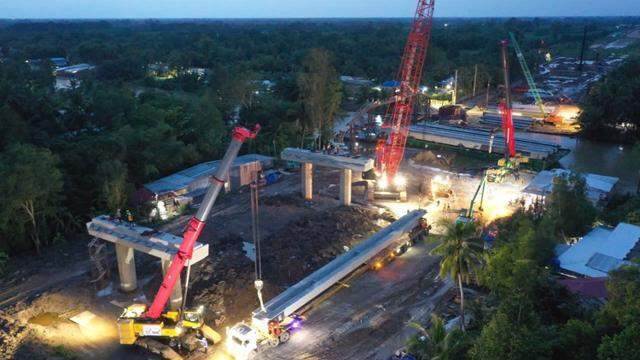 Nhiều gói thầu của cao tốc Châu Đốc – Cần Thơ – Sóc Trăng vượt tiến độ bất chấp khó khăn khi thiếu nguyên vật liệu Nhiều gói thầu của cao tốc Châu Đốc – Cần Thơ – Sóc Trăng vượt tiến độ bất chấp khó khăn khi thiếu nguyên vật liệu