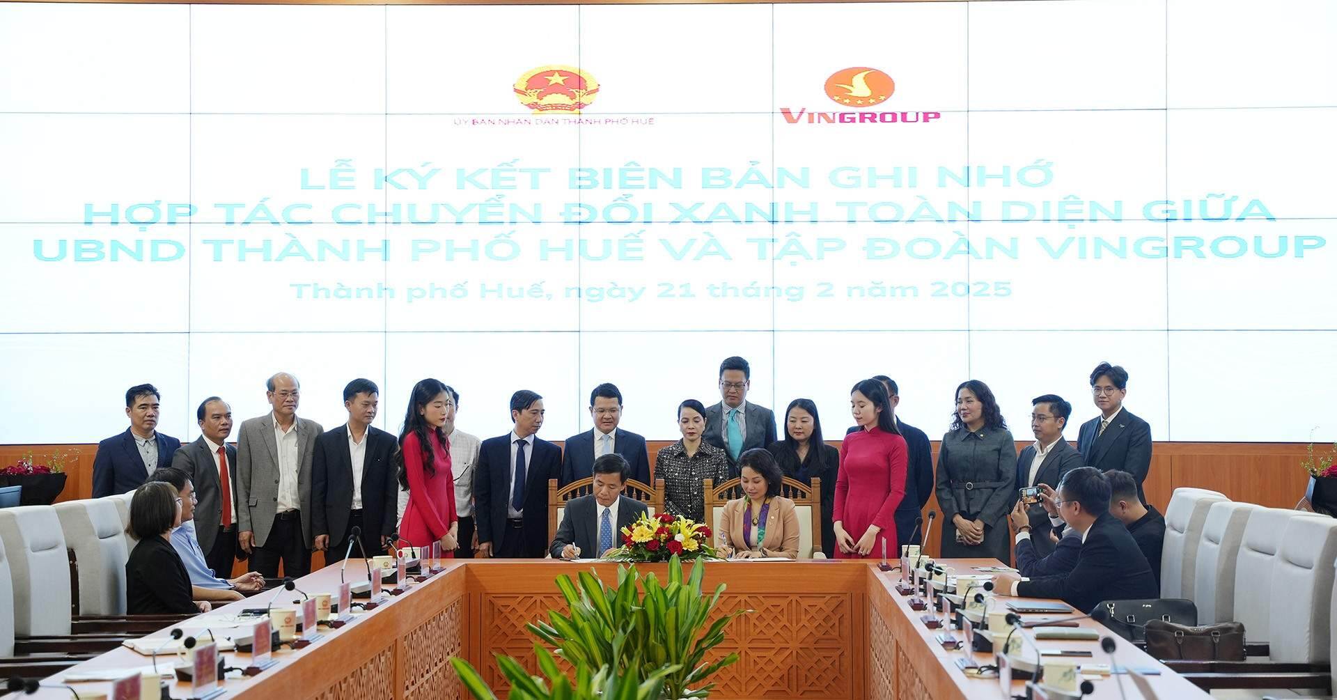 TP. Huế và Vingroup hợp tác chuyển đổi xanh, phát triển bền vững TP. Huế và Vingroup hợp tác chuyển đổi xanh, phát triển bền vững