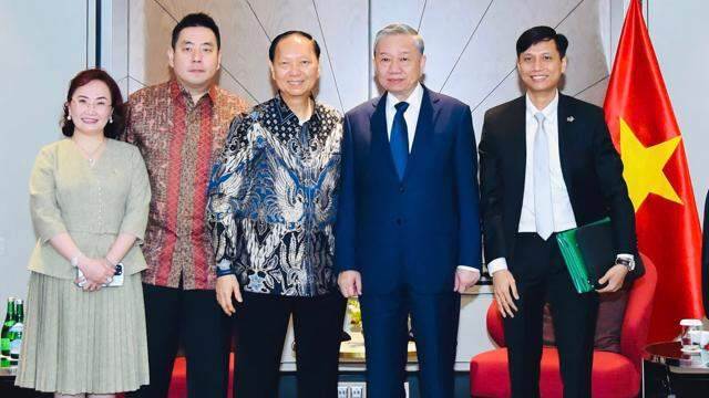 “Việt Nam – Singapore – Indonesia cần liên kết thành tam giác vững chắc cho chuỗi cung ứng nông nghiệp” “Việt Nam – Singapore – Indonesia cần liên kết thành tam giác vững chắc cho chuỗi cung ứng nông nghiệp”