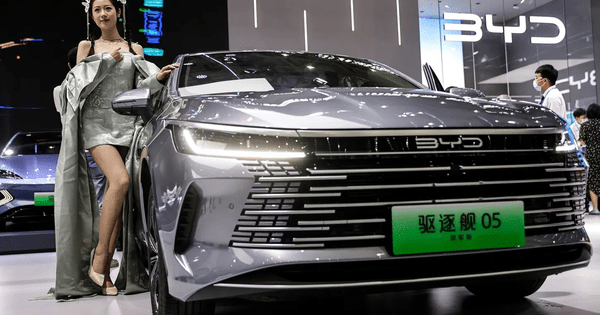 Cổ phiếu BYD tăng vọt sau khi tuyên bố sở hữu công nghệ sạc xe điện chỉ trong 5 phút, gần tương đương thời gian đổ xăng