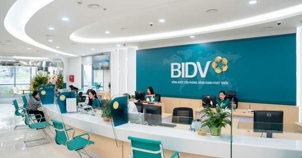 Ngân hàng lớn nhất Việt Nam công bố kế hoạch kinh doanh, rục rịch trả cổ tức năm 2023 Ngân hàng lớn nhất Việt Nam công bố kế hoạch kinh doanh, rục rịch trả cổ tức năm 2023
