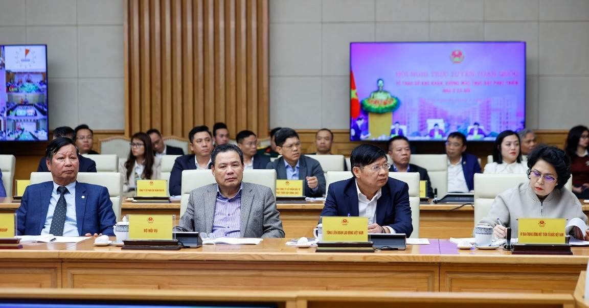Ồ ạt đăng ký làm nhà giá rẻ, loạt doanh nghiệp lớn hiến kế gì? Ồ ạt đăng ký làm nhà giá rẻ, loạt doanh nghiệp lớn hiến kế gì?