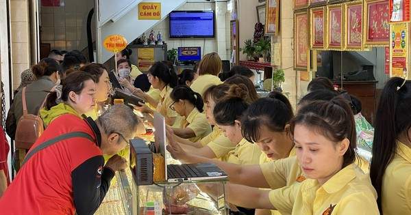 Giá vàng trong nước đang cao hơn giá vàng thế giới hơn 3 triệu đồng/lượng Giá vàng trong nước đang cao hơn giá vàng thế giới hơn 3 triệu đồng/lượng