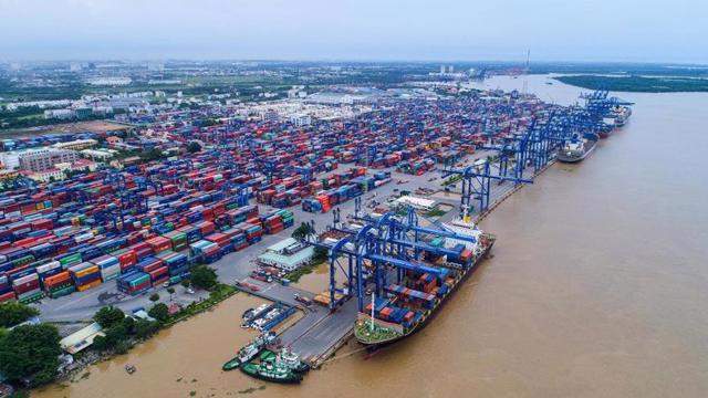 Cần đầu tư hạ tầng đồng bộ để phát triển cảng biển TP.HCM Cần đầu tư hạ tầng đồng bộ để phát triển cảng biển TP.HCM