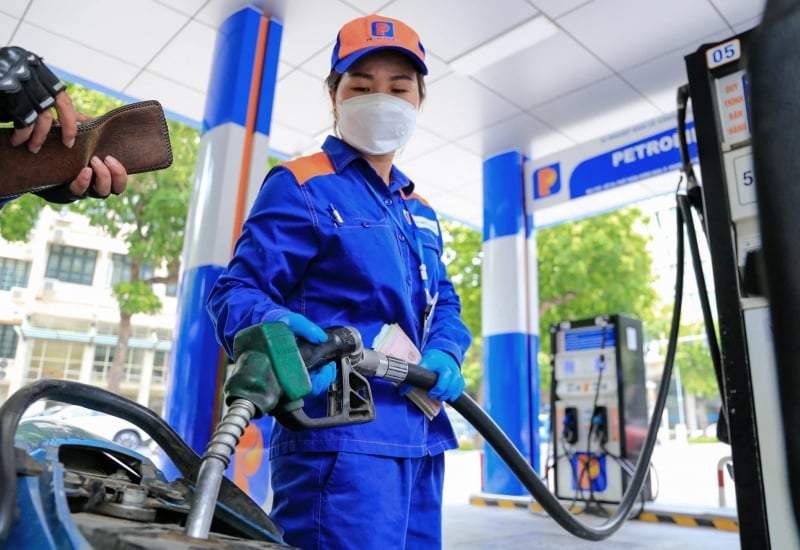 Dầu thô sập sàn, ghi nhận cú lao dốc mạnh nhất hơn 1 năm