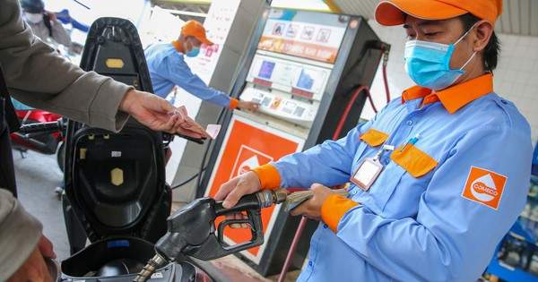 Giá xăng giảm sốc 1.491-1.712 đồng/lít