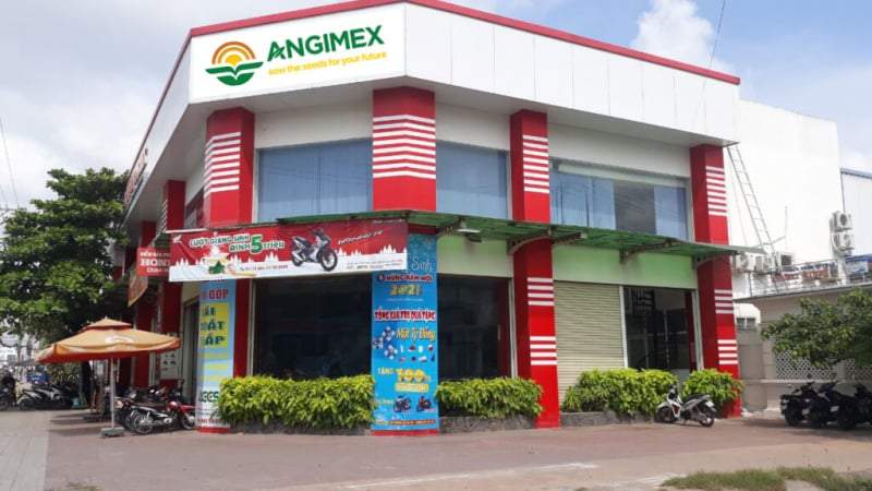 Lãnh đạo từ nhiệm, hoạt động kinh doanh bị tê liệt, tiền mặt xuống đáy