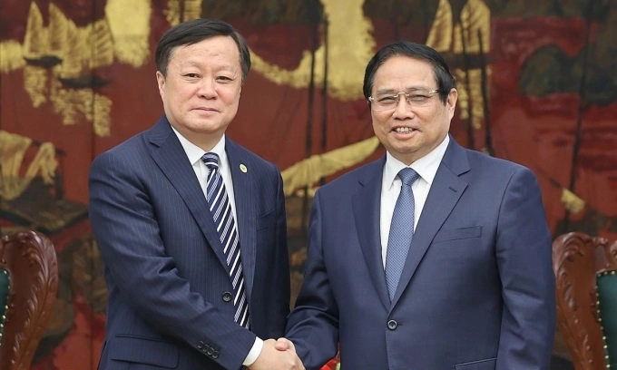 PM urges COMAC to support Vietnam in developing aviation industry