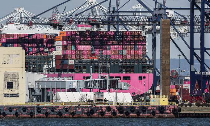 US starts collecting Trump’s new 10% tariff, smashing global trade norms