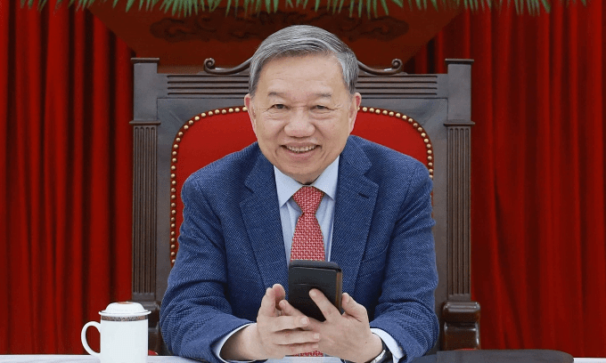 Vietnamese Party chief holds phone talks with US President