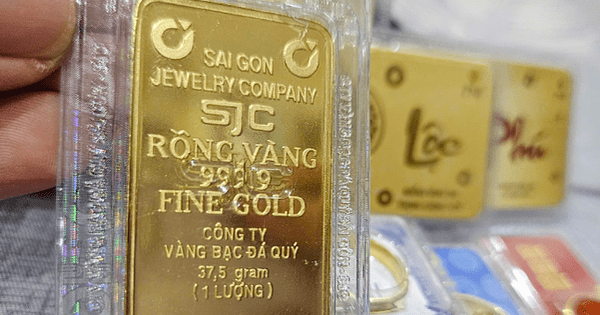 Vừa mở cửa đã rớt thẳng đứng