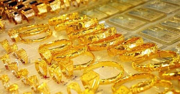Chiều 17/4, giá vàng SJC, vàng nhẫn mua vào tăng thêm 4 triệu đồng mỗi lượng, tiếp tục lập đỉnh mới