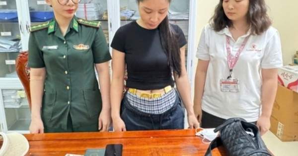 Người phụ nữ vận chuyển trái phép 4kg vàng qua biên giới khai gì?
