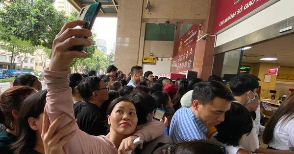Giá vàng “rơi tự do” 8 triệu đồng/lượng rồi hồi sức, tuần này nhà đầu tư vẫn chưa hết lạc quan