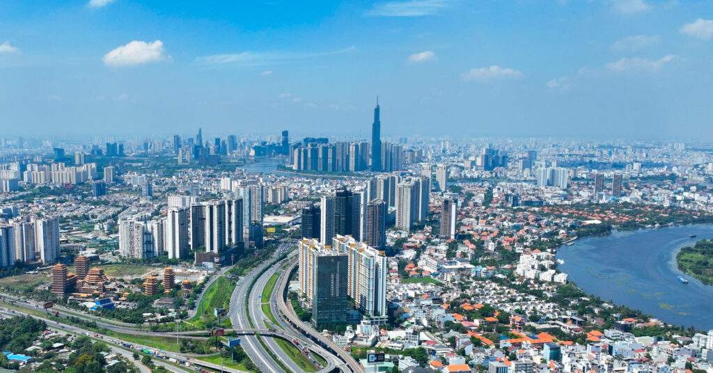 Căn hộ TP.HCM liên tục lập đỉnh giá mới, người mua nhà nóng lòng sợ bỏ lỡ Căn hộ TP.HCM liên tục lập đỉnh giá mới, người mua nhà nóng lòng sợ bỏ lỡ