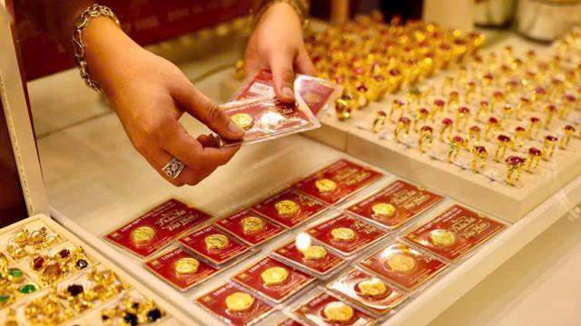 Giá vàng miếng phục hồi quanh ngưỡng 121 triệu đồng mỗi lượng