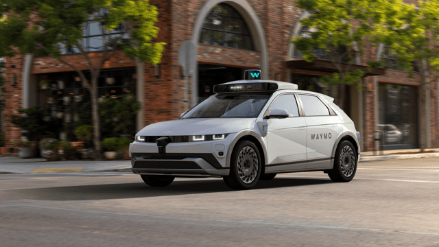 Bên trong nhà máy sản xuất robotaxi đầu tiên của Mỹ Bên trong nhà máy sản xuất robotaxi đầu tiên của Mỹ