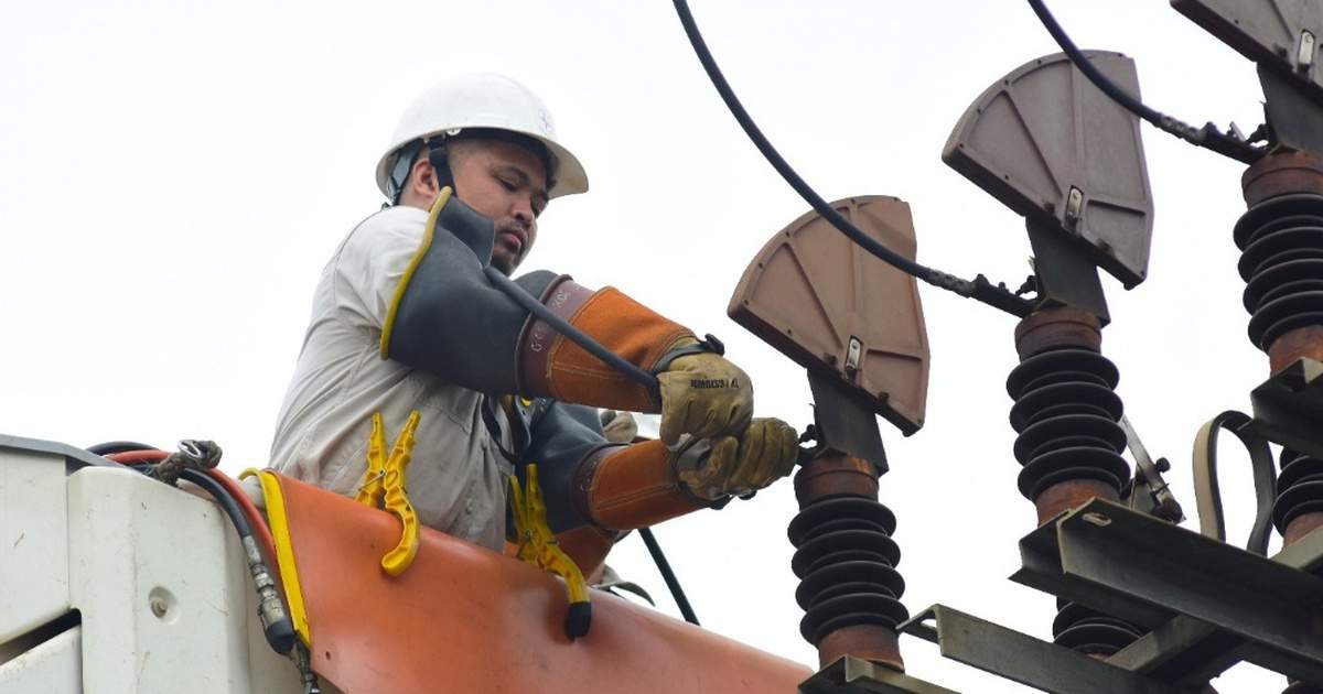 Biệt đội sửa chữa điện nóng Biệt đội sửa chữa điện nóng