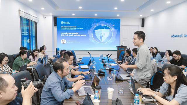 Cần phong trào “Bình dân học vụ an ninh mạng” để xây dựng “lá chắn” phòng thủ toàn diện Cần phong trào “Bình dân học vụ an ninh mạng” để xây dựng “lá chắn” phòng thủ toàn diện