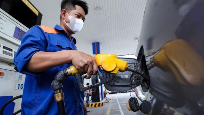 Tăng giảm trái chiều, giá xăng dầu diễn biến thất thường