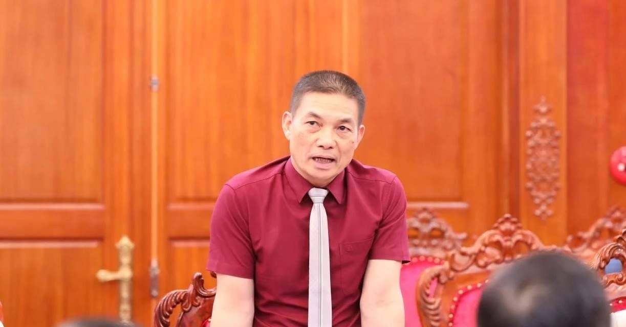 Từ tấm biển bảo hành đến những cú trượt thầu gây xôn xao Từ tấm biển bảo hành đến những cú trượt thầu gây xôn xao