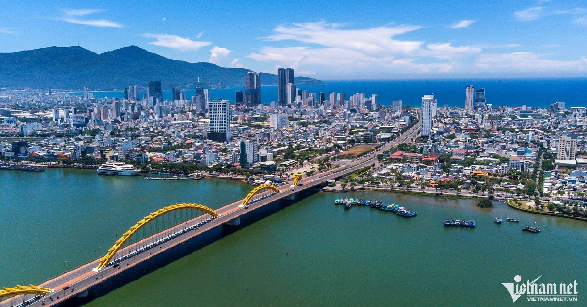 Việt Nam học gì từ mô hình một trung tâm tài chính, hoạt động ở hai thành phố?