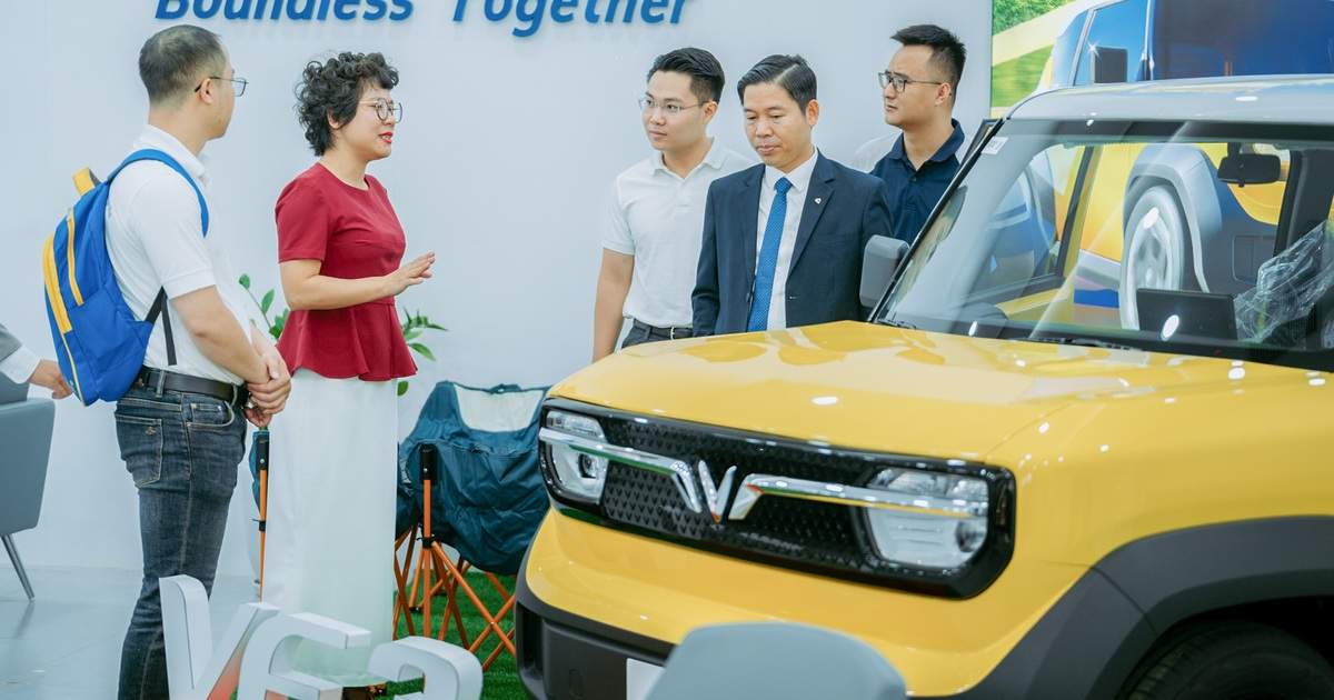 Xanh SM chính thức kết nối tài xế và mở bán 2 mẫu ô tô điện tại Lào Xanh SM chính thức kết nối tài xế và mở bán 2 mẫu ô tô điện tại Lào