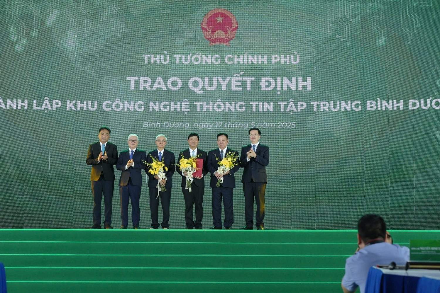 Bình Dương khởi công 2 khu công nghiệp xanh, chuẩn bị đón ‘đại bàng’