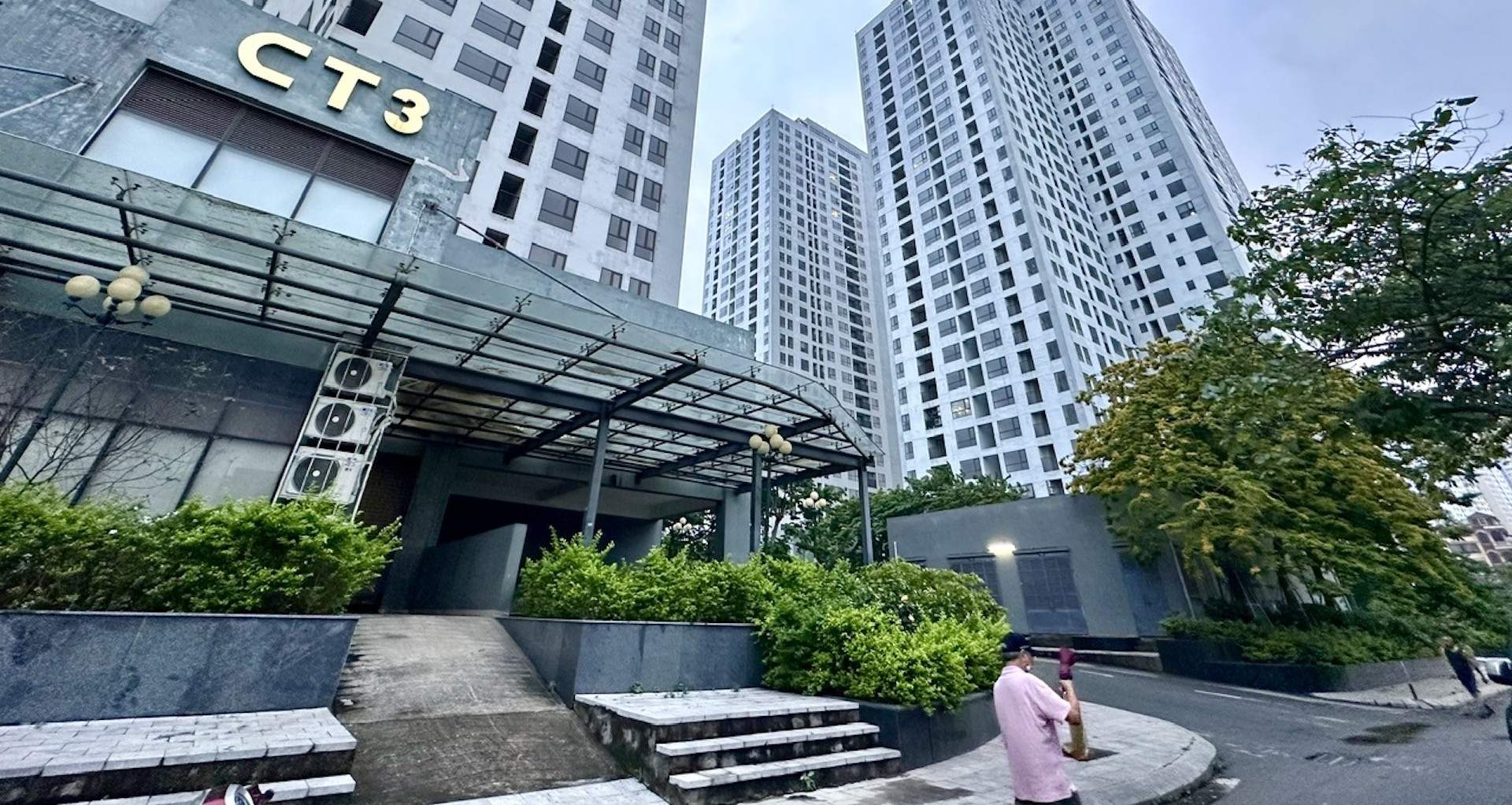 Mỗi tháng tốn 200 triệu vận hành tòa nhà giữa Hà Nội ‘có tầng chỉ 1 hộ dân ở’