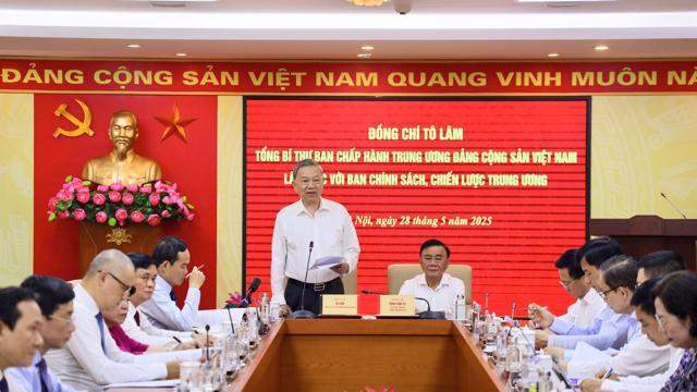 Tổng Bí thư: Đổi mới toàn diện cơ chế quản lý thị trường vàng, chuyển từ “siết để kiểm soát” sang “mở để quản trị” Tổng Bí thư: Đổi mới toàn diện cơ chế quản lý thị trường vàng, chuyển từ “siết để kiểm soát” sang “mở để quản trị”
