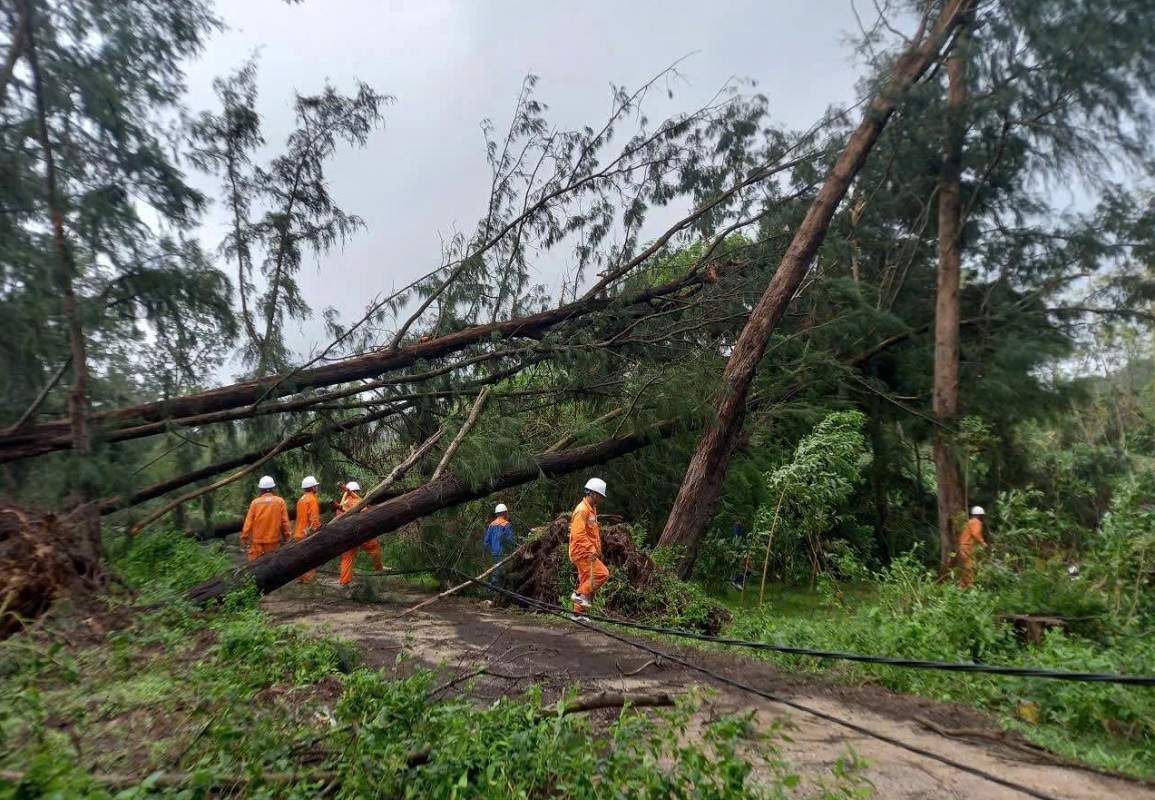 Khôi phục cấp điện cho hơn 2,67 triệu khách hàng