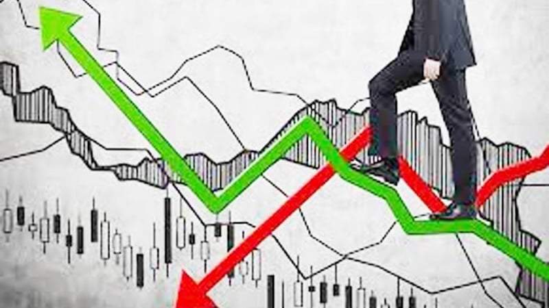 Áp lực bán tháo thổi bay gần 95 điểm của VN-Index
