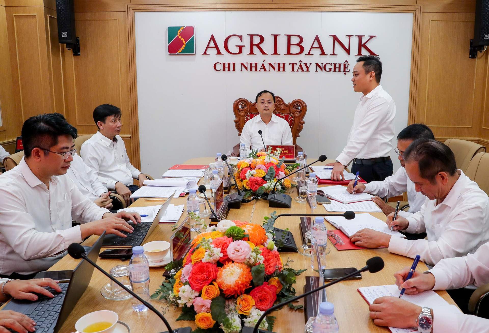 Chủ tịch HĐTV Agribank làm việc tại các chi nhánh tại tỉnh Nghệ An