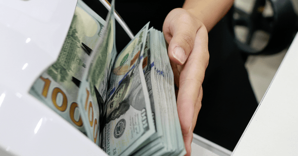 Có đối tượng mua ngoại tệ tiền mặt để trục lợi Có đối tượng mua ngoại tệ tiền mặt để trục lợi