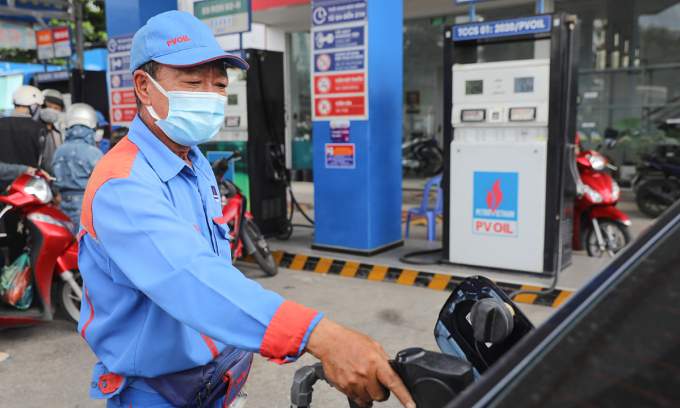 Gasoline price drops – VnExpress International Gasoline price drops – VnExpress International
