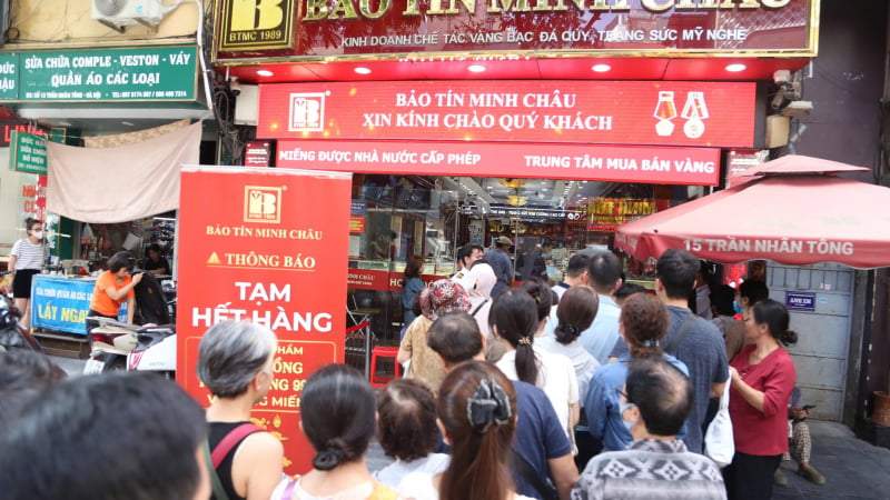 Giá vàng SJC tăng 94%, trở thành kênh đầu tư nóng nhất hành tinh và cơn sốt hai giá bùng phát